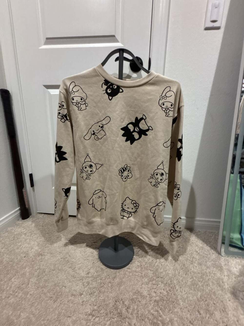 Bioworld Sanrio Hello Kitty & Friends All-Over Print Beige Crewneck Sweatshirt